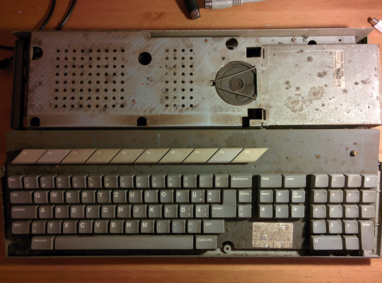 Cleaning an Atari Falcon 030